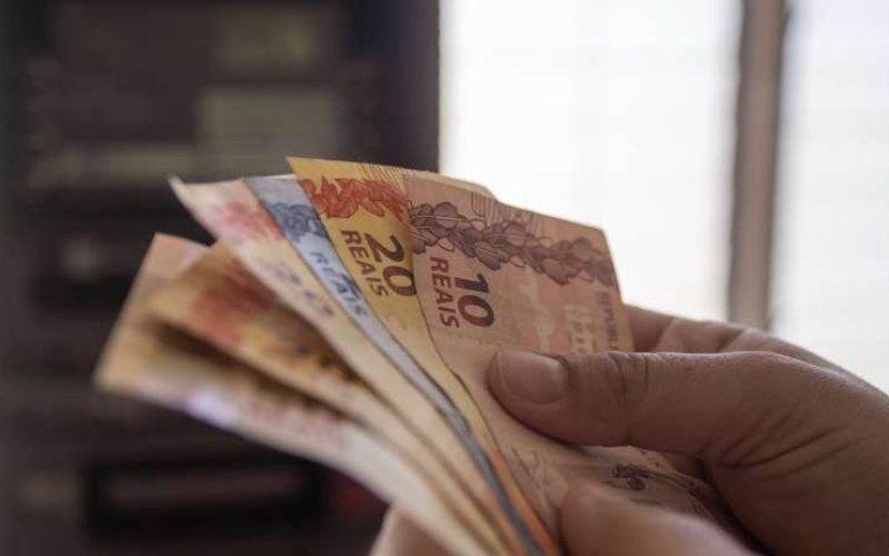 Governo do Ceará antecipa primeira parcela do 13° dos servidores para 3 de junho