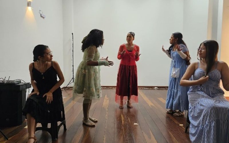 Escola de Saberes Daniel Walker oferta curso livre de teatro para estudantes de Juazeiro do Norte